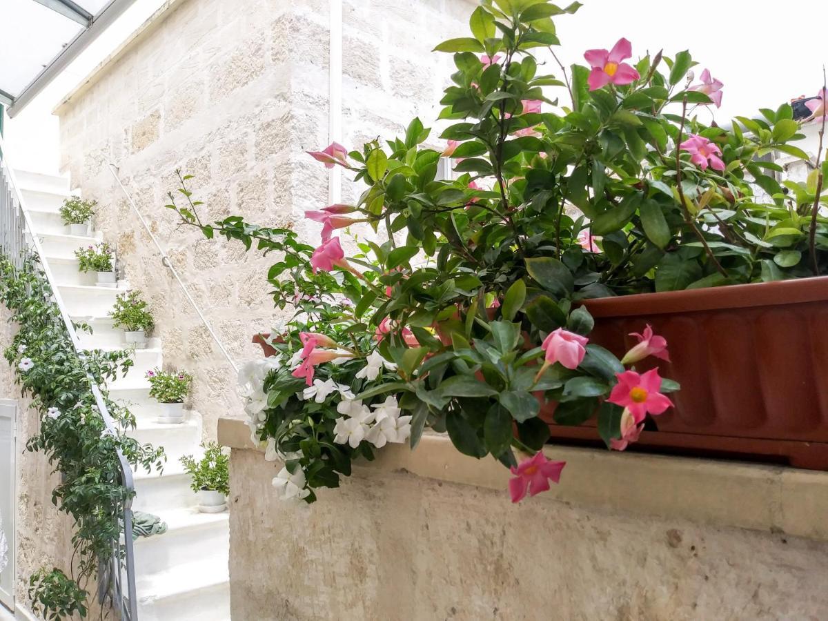 B&B 20 Archi Monopoli Exterior photo